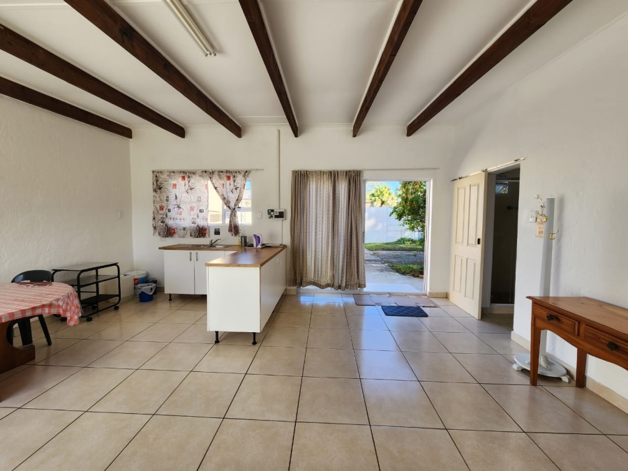 To Let 1 Bedroom Property for Rent in Beacon Bay Eastern Cape